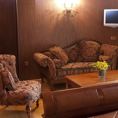 Refanidis Natural Luxury
