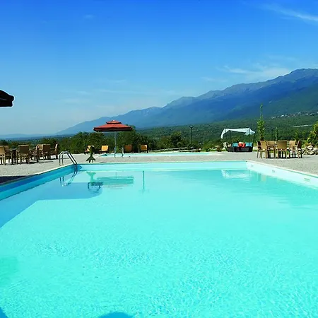 Refanidis Natural Luxury 4* Áno Poróïa